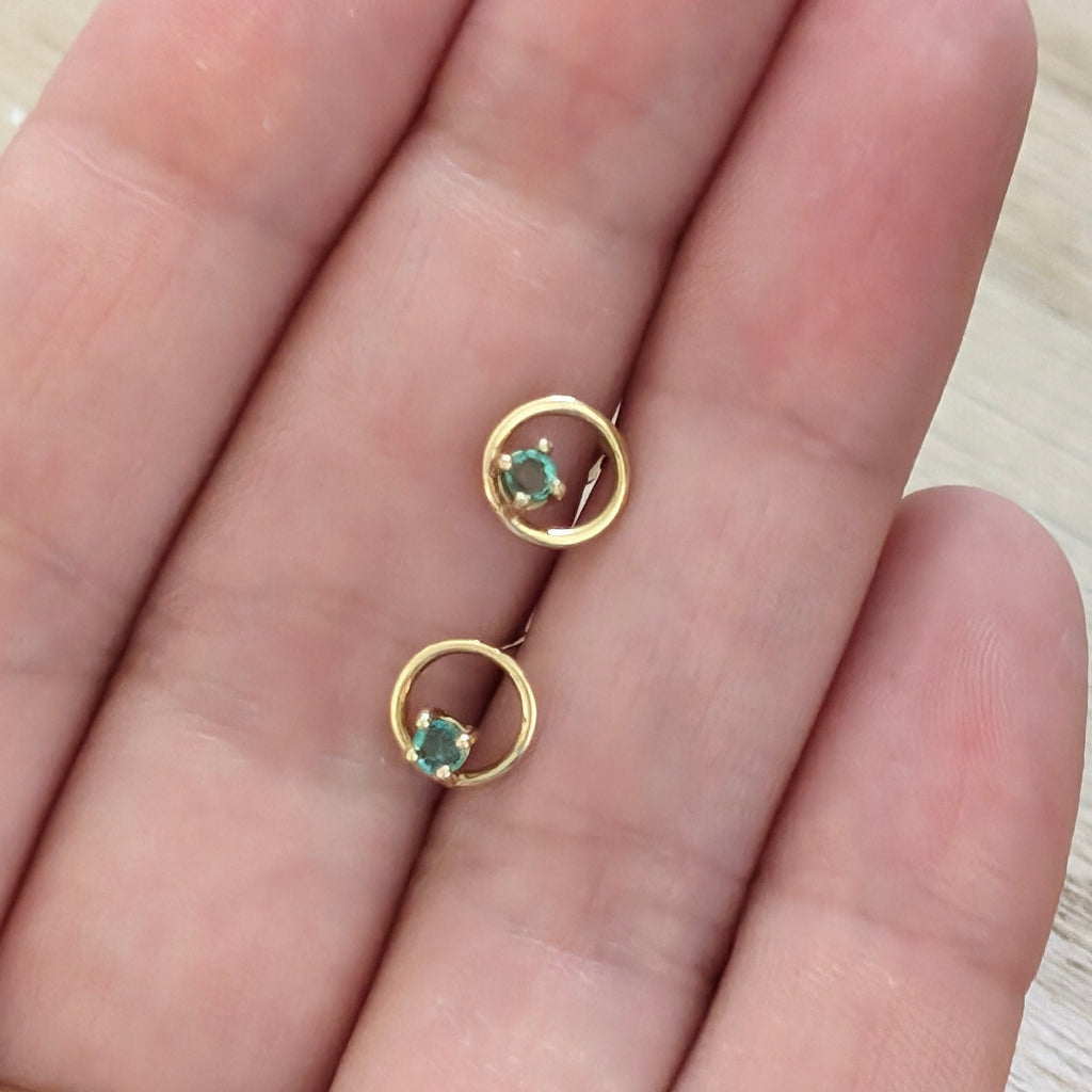 CIRCLE STUDS WITH EMERALDS - Marina Mura