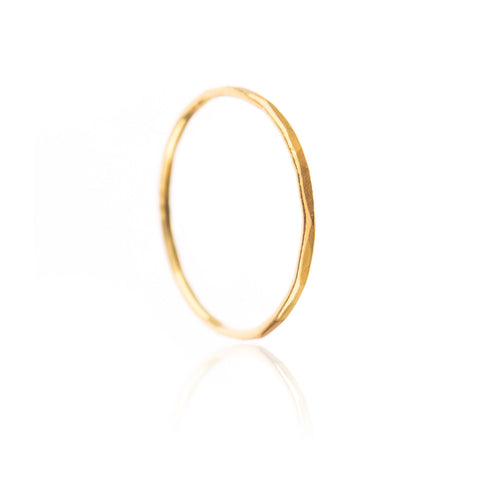 GOLD STAPLE HAMMERED RING - Marina Mura