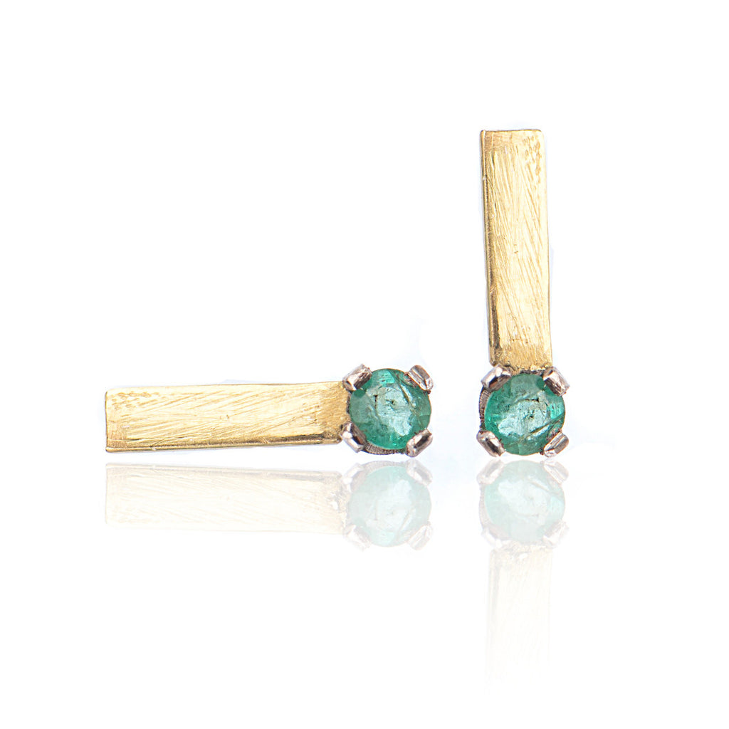 18k TINY EMERALD BAR STUDS - Marina Mura