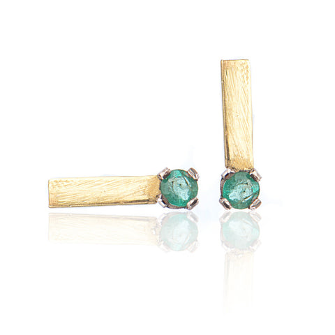 18k TINY EMERALD BAR STUDS - Marina Mura